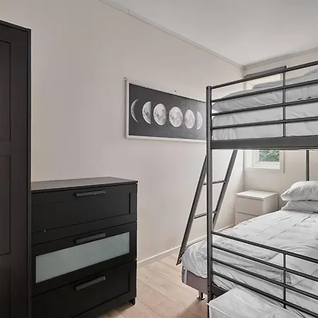 Apartment Sentrumsnaer Og Romslig 4-roms Leilighet *