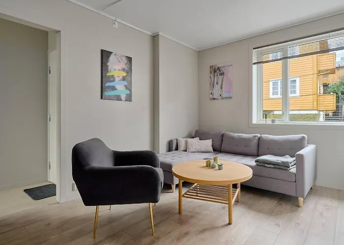 Sentrumsnaer Og Romslig 4-roms Appartement *