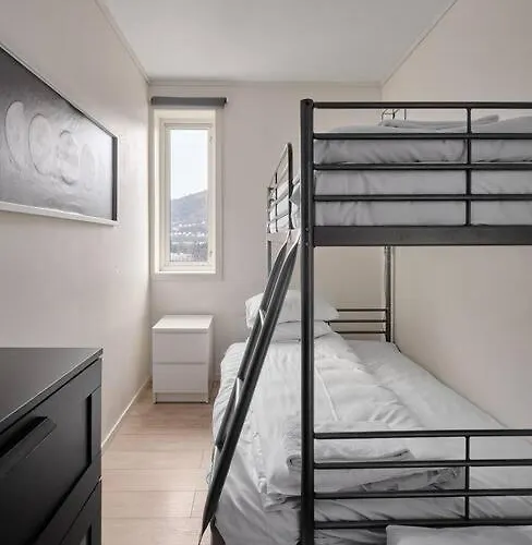 Appartement Sentrumsnaer Og Romslig 4-roms